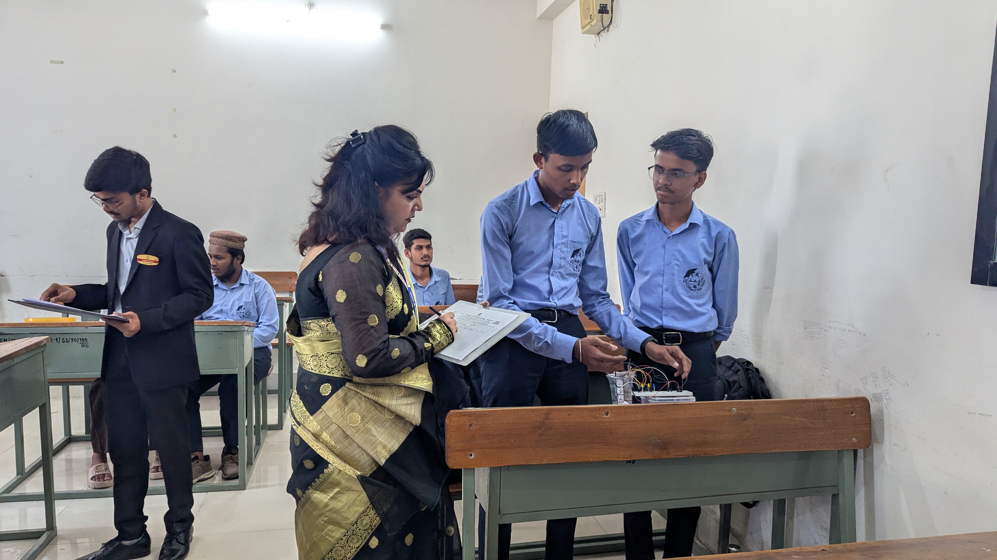 A student pitching to the judges at Ideathon 2025